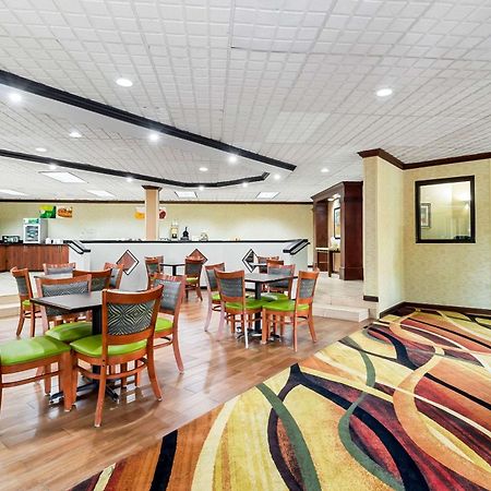 Quality Inn & Suites Florence Civic Center Esterno foto