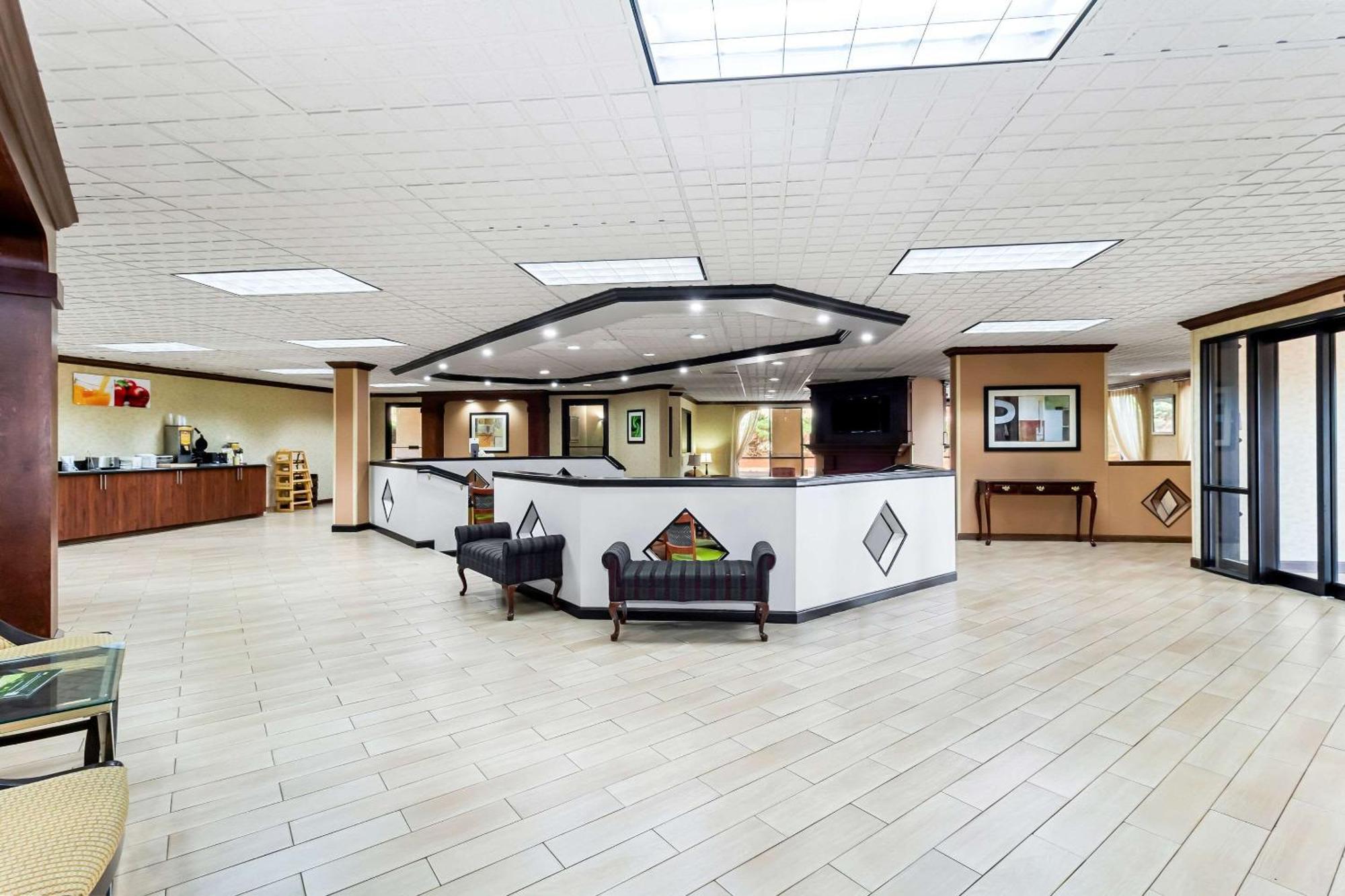 Quality Inn & Suites Florence Civic Center Esterno foto