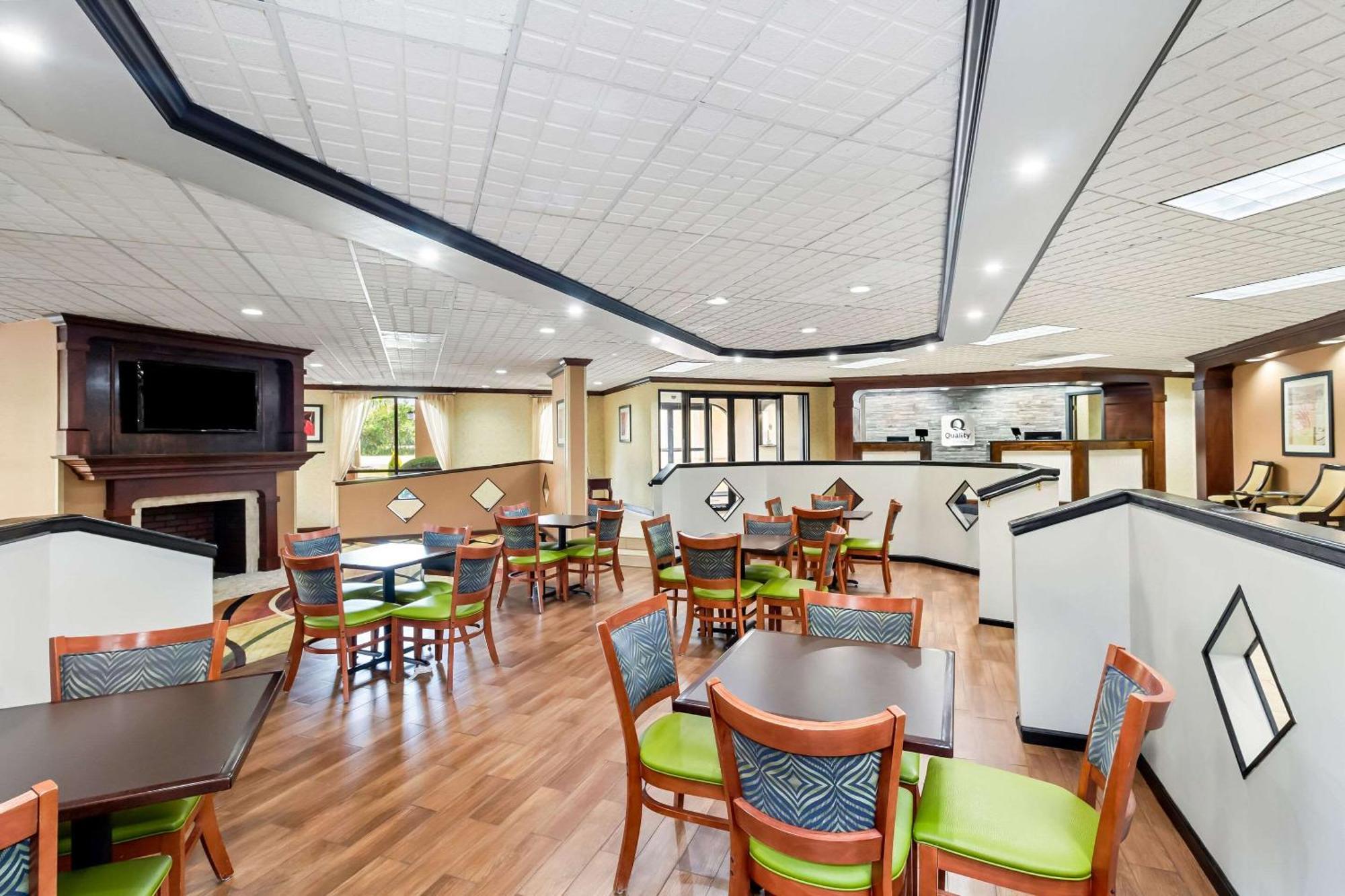 Quality Inn & Suites Florence Civic Center Esterno foto