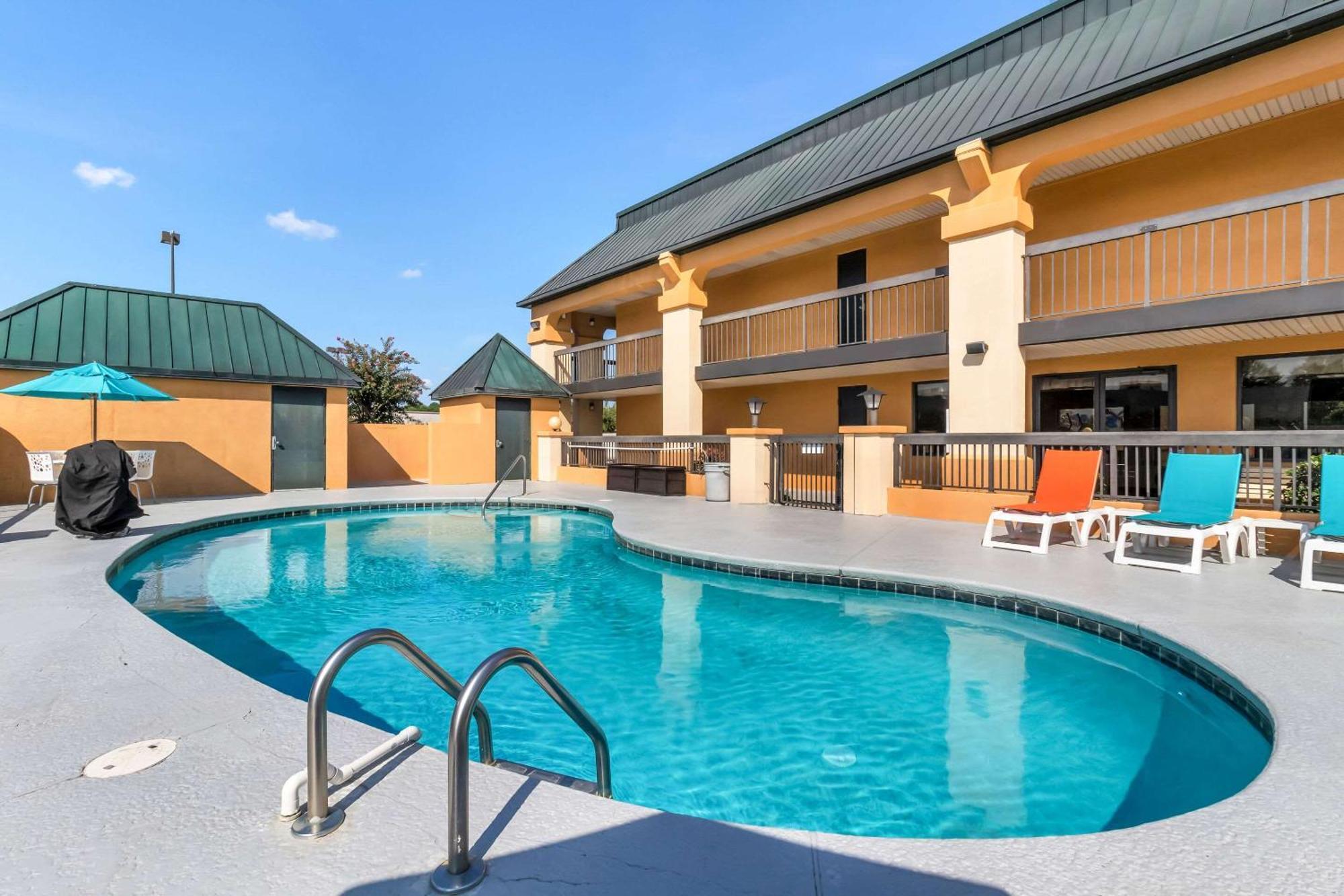 Quality Inn & Suites Florence Civic Center Esterno foto