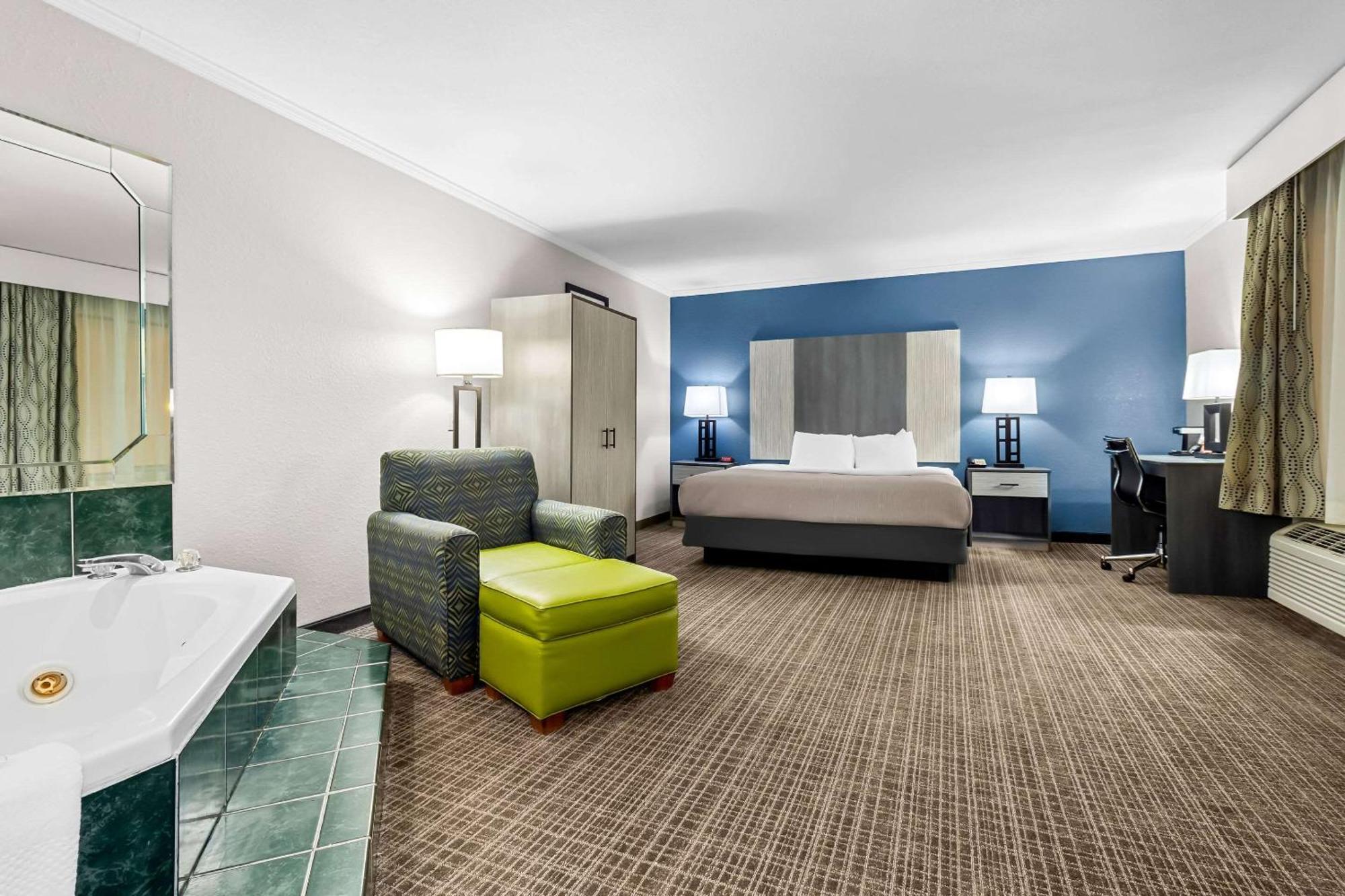 Quality Inn & Suites Florence Civic Center Esterno foto
