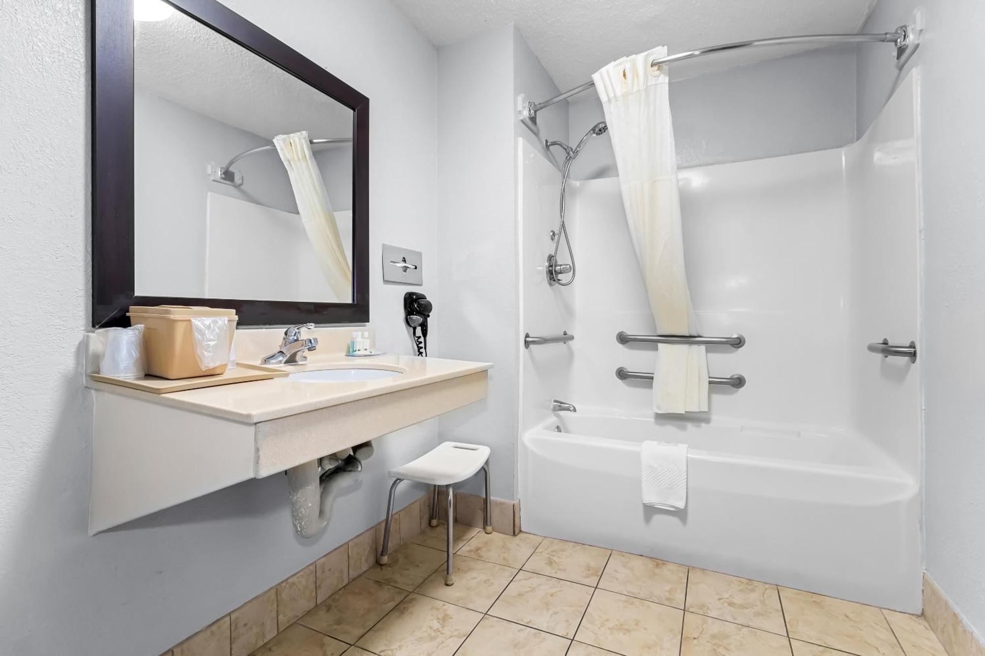 Quality Inn & Suites Florence Civic Center Esterno foto
